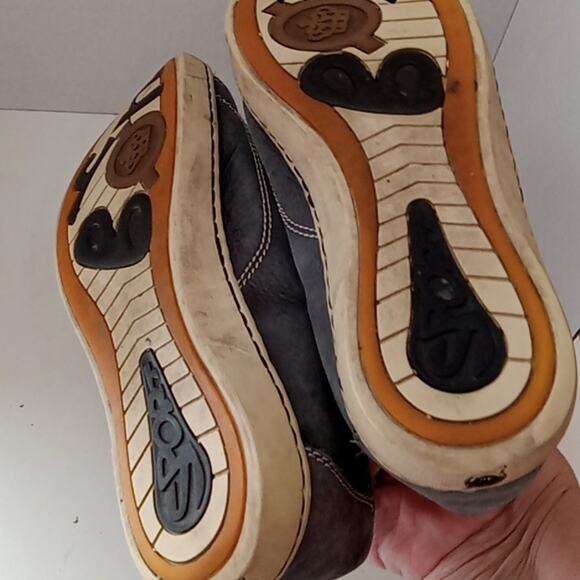 Born Womens Gray Leather Lace Up Low Top Round Toe Sneaker. Size 8 - Picture 6 of 8